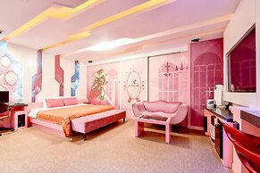 Thebay Hotel