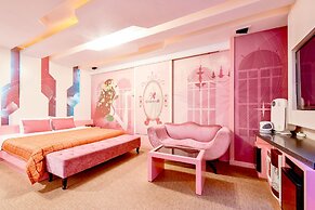 Thebay Hotel