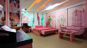 Thebay Hotel