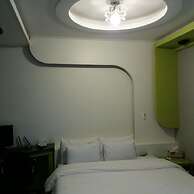 Thebay Hotel