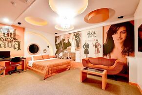 Thebay Hotel
