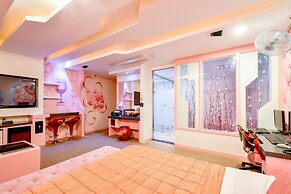 Thebay Hotel