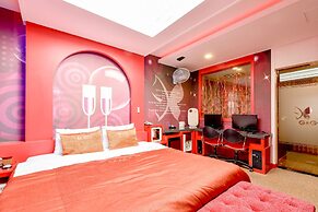Thebay Hotel