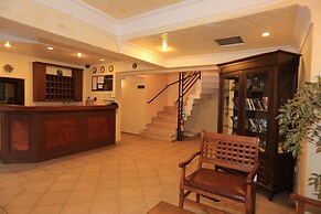 Amaris Apartments