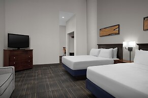 The Suites Hotel at Waterfront Plaza