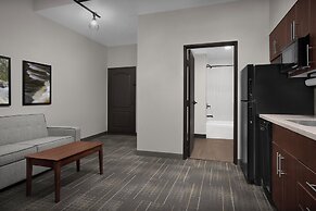 The Suites Hotel at Waterfront Plaza
