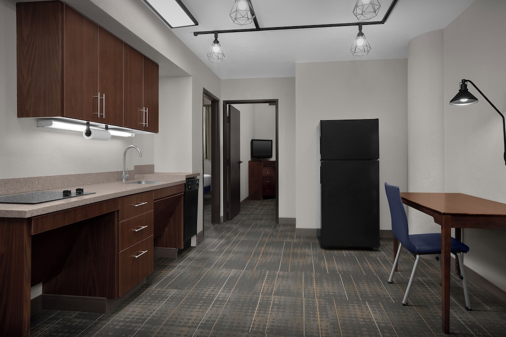 The Suites Hotel at Waterfront Plaza