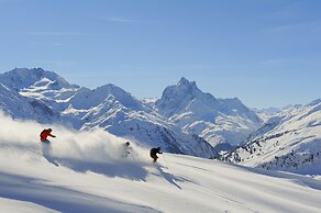 Basur - das Schihotel am Arlberg