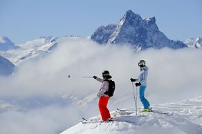 Basur - das Schihotel am Arlberg