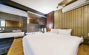 Gary Cooper Hotel
