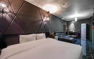 Gary Cooper Hotel