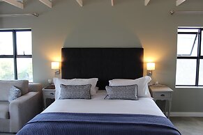 Whale Rock Luxury Lodge