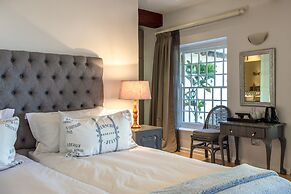 Whale Rock Luxury Lodge