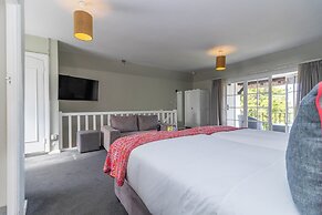 Whale Rock Luxury Lodge