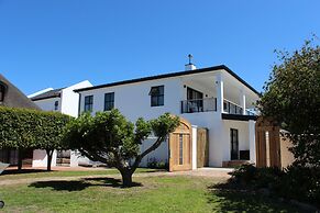 Whale Rock Luxury Lodge