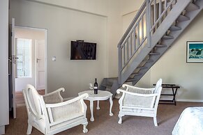 Whale Rock Luxury Lodge