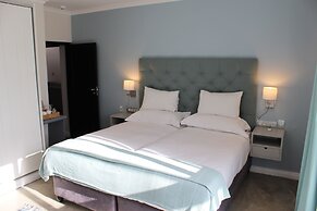 Whale Rock Luxury Lodge