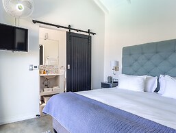 Whale Rock Luxury Lodge