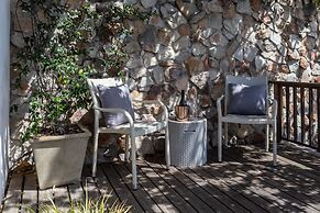 Whale Rock Luxury Lodge