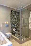 Whale Rock Luxury Lodge