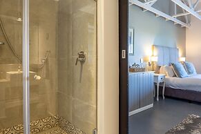 Whale Rock Luxury Lodge