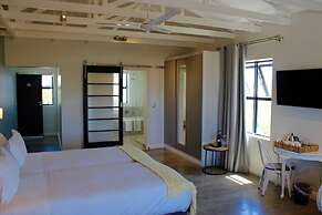 Whale Rock Luxury Lodge