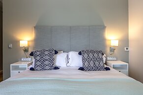 Whale Rock Luxury Lodge