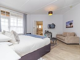 Whale Rock Luxury Lodge