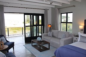 Whale Rock Luxury Lodge