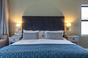 Whale Rock Luxury Lodge