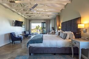 Whale Rock Luxury Lodge
