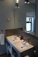 Whale Rock Luxury Lodge