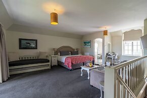Whale Rock Luxury Lodge