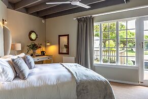 Whale Rock Luxury Lodge