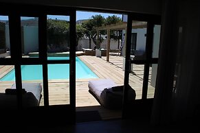 Whale Rock Luxury Lodge