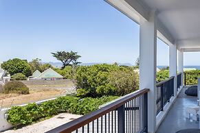 Whale Rock Luxury Lodge