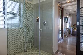 Whale Rock Luxury Lodge