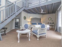 Whale Rock Luxury Lodge