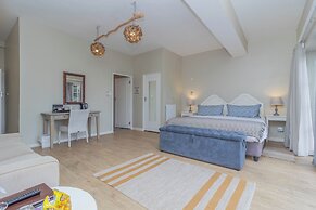 Whale Rock Luxury Lodge