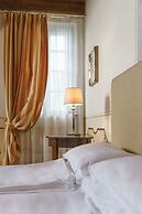 Hotel Villa Policreti