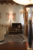 Hotel Villa Policreti