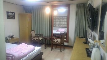 Arirang Hotel