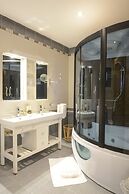 The Penthouse Suites Hotel