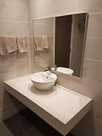 Melini Hotel Suites