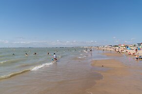 Hotel Les Flots - Chatelaillon Plage