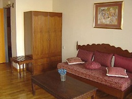 Belmondo Hotel