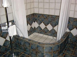 Belmondo Hotel