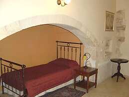 Belmondo Hotel