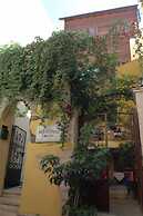 Belmondo Hotel