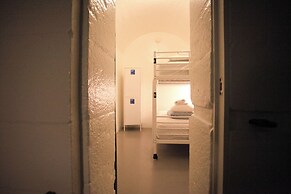 Saintlo Ottawa Jail Hostel